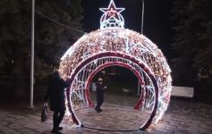 Уличные новогодние украшения передали из Нижегородской области в Харцызск 