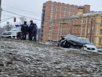 Водитель иномарки пострадал в ДТП с машиной Росгвардии в Нижнем Новгороде 