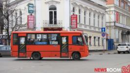 Водителей семи нижегородских автобусов лишили премий за проезд остановок 