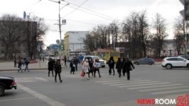 Водитель сбил женщину с ребенком на пешеходном переходе в Нижнем Новгороде 11 марта 