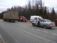 Иномарка и большегруз столкнулись в Нижегородской области 