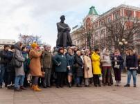 Родители школьников вышли на пикет против дистанционки в Нижнем Новгороде 