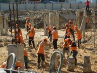 8 мигрантов незаконно работали на стройке в Ленинском районе 