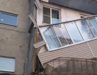 Балкон обрушился в 3-этажном жилом доме в Вадском районе 