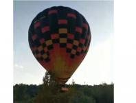 Воздушный шар влетел в дерево на Гребном канале 19 августа 