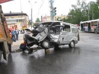 Рейсовая «ГАЗель» врезалась в маршрутку в Автозаводском районе 