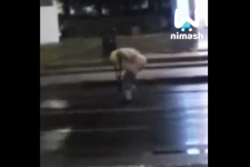 Нижегородец снял штаны при попытке поймать попутку на Автозаводе 