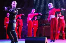 Сергей Лазарев представил эротический перфоманс на нижегородском концерте 