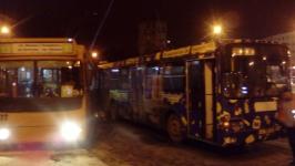 Троллейбус и автобус столкнулись на площади Свободы в Нижнем Новгороде 