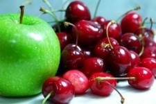 Плодожорку и муху-горбатку нашли в импортных фруктах в Нижегородской области 