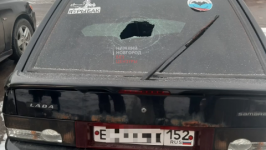 Полиция ищет разбившего машину топором мужчину в Нижнем Новгороде 
 