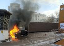 «Форд» загорелся на проспекте Ленина в Нижнем Новгороде 