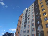 Выбравшегося из окна на 9-м этаже мужчину спасают в Нижнем Новгороде 