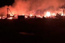 Крупный пожар уничтожил массив сараев в Дивеевском районе 