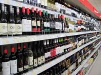 Пьяный мужчина пытался вынести алкоголь из магазина в Дзержинске 