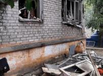 Жильцов дома на Светлоярской временно разместят в школе №76 после взрыва газа 