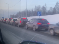 Пробки сковали трассу М-12 через Нижегородскую область из-за нехватки заправок 