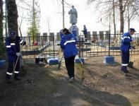 Работники АО «Транснефть-Верхняя Волга» благоустроили памятники и мемориалы к 9 Мая 