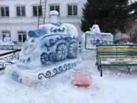 Снежные фигуры в стиле гжели создали студенты в Павлове 
