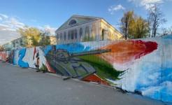 Около 100 человек участвовали в создании граффити к Дню Победы в Дзержинске 
