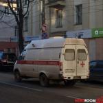 Скорая помощь с пациентом застряла в снегу в Богородске 