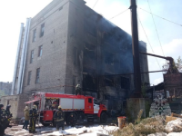 4-этажное производственное здание горит на Московском шоссе в Нижнем Новгороде 