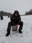 Нижегородские полицейские ловили рыбу в ледяной воде 