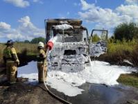 Самосвал с водителем сгорел в Нижегородской области 