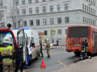 Водителя вызвали в полицию после падения нижегородца из автобуса Т-74 