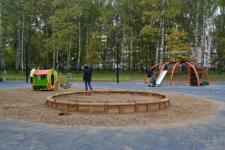 Детская площадка и площадка для выгула собак открыты после благоустройства в парке Пушкина 