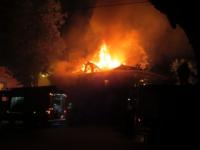 Массив сараев сожгли неизвестные в Чкаловске 