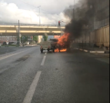 Машина загорелась на дороге в Нижнем Новгороде 