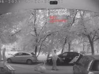 Возможное убийство попало на камеру в Автозаводском районе 