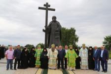 Памятник Макарию Желтоводскому открыт в Свято-Троицком Макарьевском монастыре 