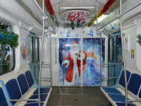 Украшенные к Новому году поезда запустили в нижегородском метро 