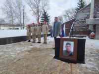 Нижегородцы поддержали почетный караул школьников у гроба участника СВО 
