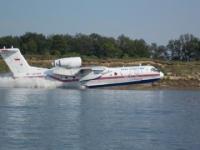 Опубликованы фотографии с места забора воды самолетом-амфибией в Нижегородской области 