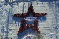 Нижегородцы выстроились в огромную "звезду" 