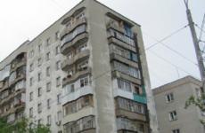 Дома на Совнаркомовской закроют фальшфасадами в соответствии с регламентом 
