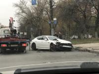 Двойная авария произошла у автобусной остановки в Нижнем Новгороде 