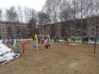Качели упали на 13-летнюю девочку в Нижнем Новгороде 