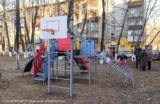 Детскую площадку открыли на улице Ошарской в Нижнем Новгороде 