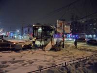 Автобус врезался в столб на улице Белинского в Нижнем Новгороде 