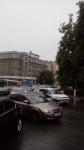 Пробка парализовала движение на площади Горького из-за дорожных работ на Малой Покровской 