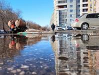 Более 8 тысяч кубометров воды откачали за неделю с улиц Канавина 