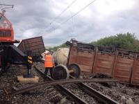 Стала известна причина схода грузового поезда под Дзержинском

 