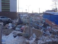 Скандальная новостройка Нижнего Новгорода обрастает горами мусора 
