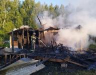 Садовый дом сгорел из-за удара молнии на Бору 