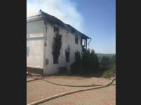 Кровля здания женского монастыря загорелась в Богородском районе 