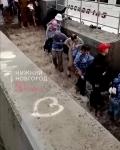 Власти объяснили посадку детей-инвалидов на катер с затопленного причала в Городце 